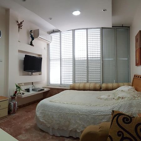 Ezore Yam Apartmens - Elmali'Akh St. 4 Bat Yam Exterior photo